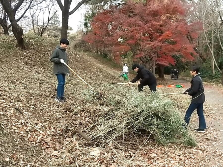 1班の岸田ロード北側での作業