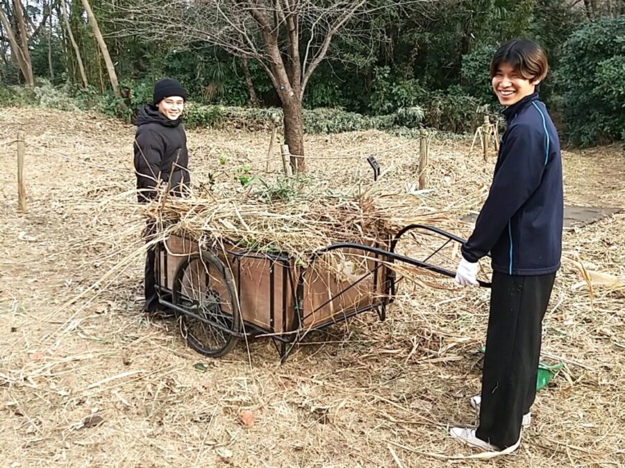 3班の搬送作業の途中で